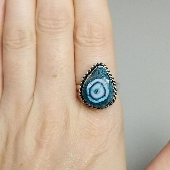 Vintage Blue Drop Shape Ring, Silver Tone Bezel Set Size 8 Band, Estate - Picture 2 of 8